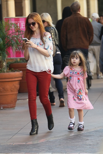 Lainey Gossip Entertainment Update|Red Jeans: Isla Fisher edition